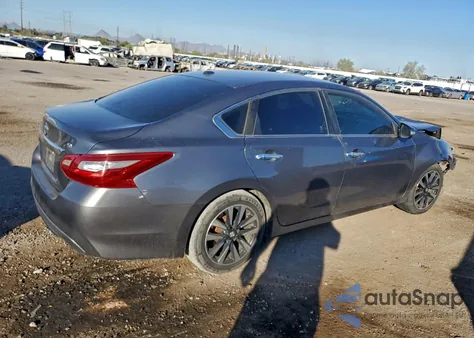 2018 Nissan Altima 2.5 z USA, uszkodzony, nr VIN 1N4AL3AP5JC158185